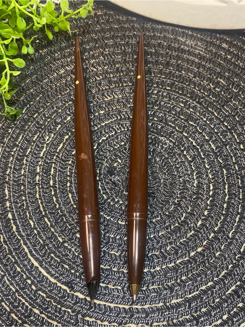 Vintage Brown Sheaffer desk fountain pens